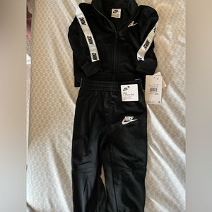 Nike 18mo 2 piece jogger set